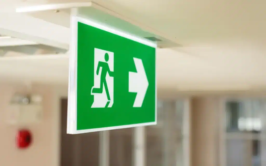 บันไดหนีไฟในระบบความปลอดภัยในอาคาร