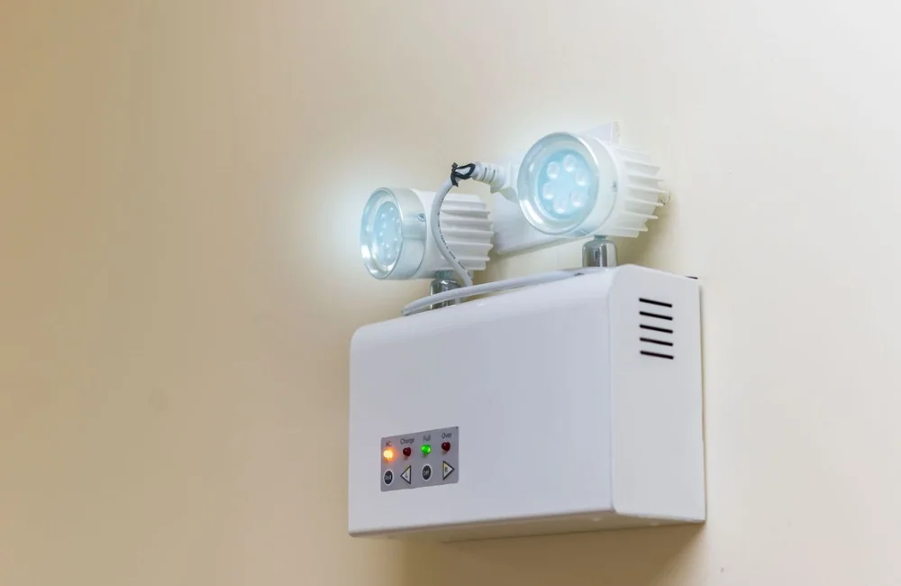 การติดตั้งไฟเพื่อความสว่างและการมองเห็น