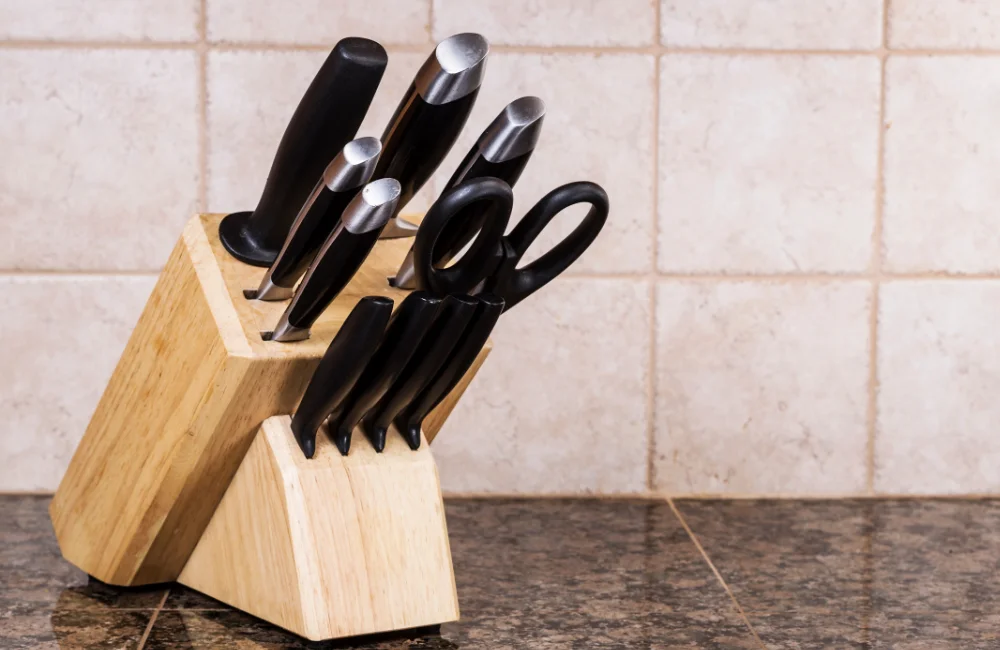 เก็บของมีคมให้เป็นที่