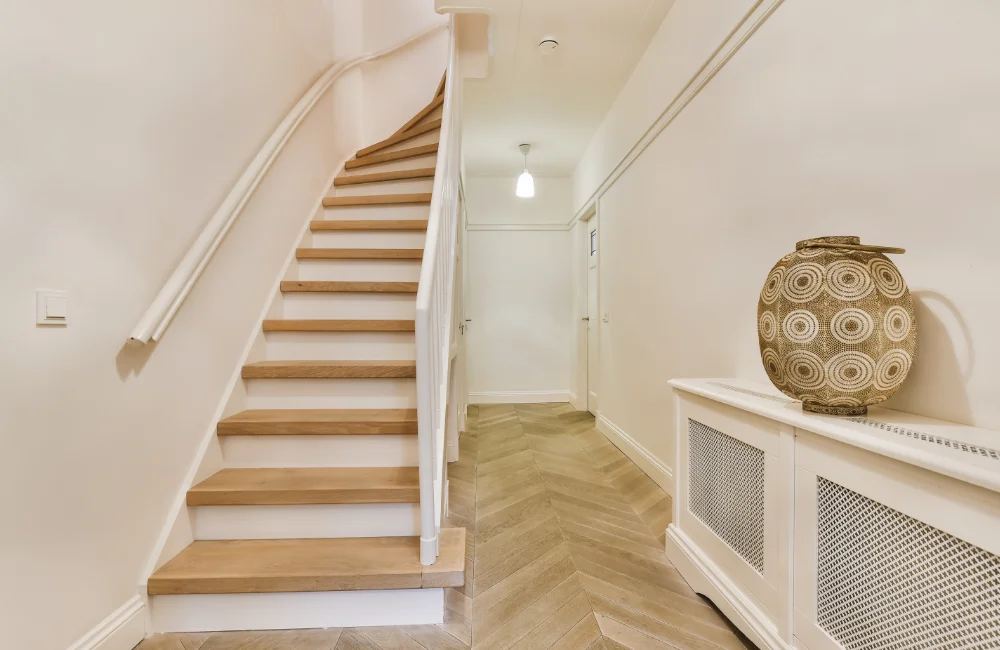 ไม่วางสิ่งของตามทางบันได