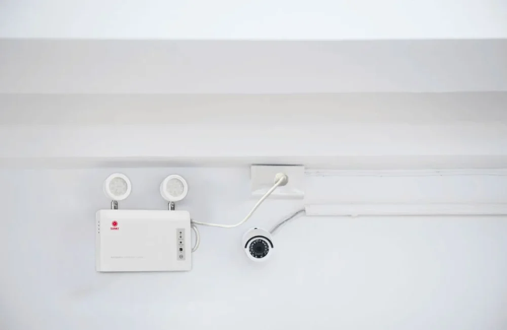 ประโยชน์ของระบบ Auto Check ไฟฉุกเฉิน