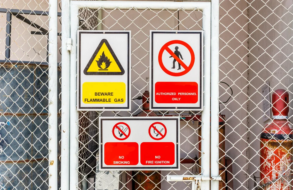 อุปกรณ์ความปลอดภัย ป้ายเตือน