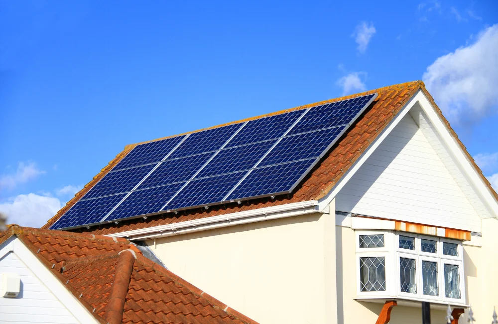 วิธีประหยัดพลังงานไฟฟ้า ติดตั้งพลังงานแสงอาทิตย์